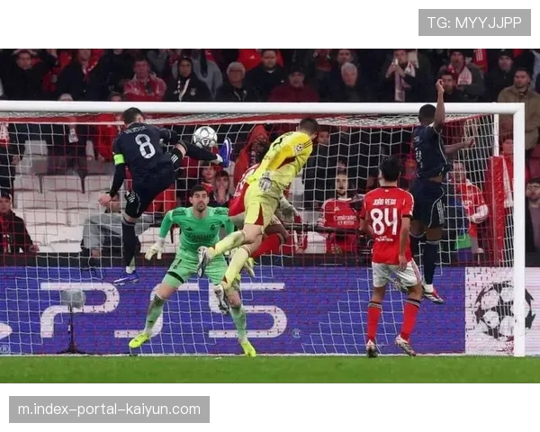 特鲁宾补时绝杀载入史册 门将进球难掩本菲卡晋级幸运成分